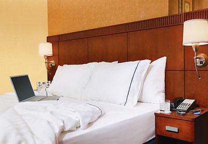 Courtyard By Marriott Downtown 3*
